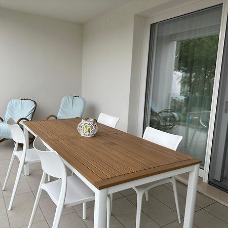 Agua Apartment With Beach Included Lido di Jesolo Exterior foto