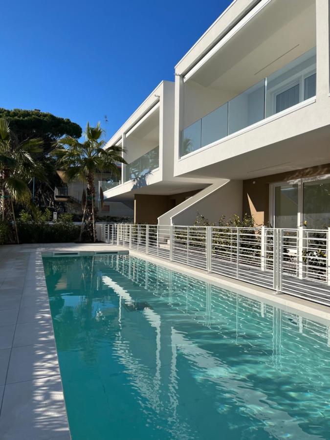 Agua Apartment With Beach Included Lido di Jesolo Exterior foto