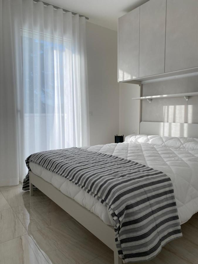Agua Apartment With Beach Included Lido di Jesolo Exterior foto